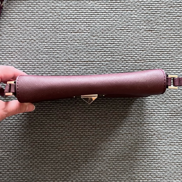 Kate Spade Newbury Lane Sally Turn Lock Crossbody Leather Purse Small Wine - Picture 6 of 17